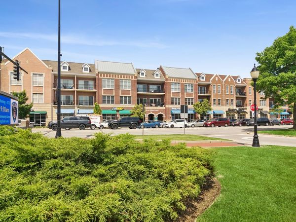 40 E Northwest Highway , Unit 208, Mount Prospect, IL 60056