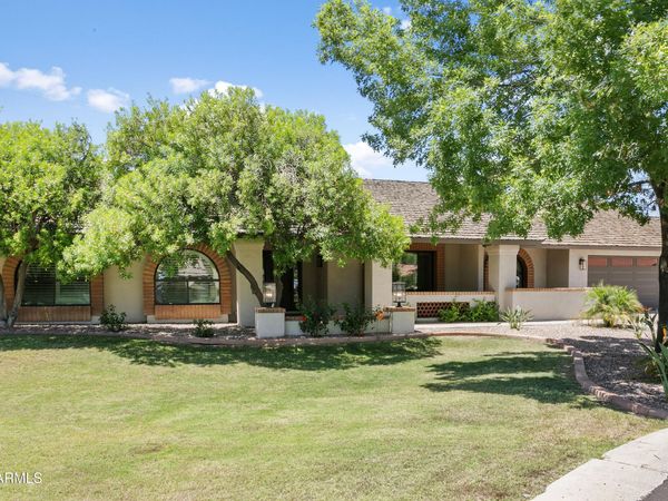 226 W RANCH Road, Tempe, AZ 85284