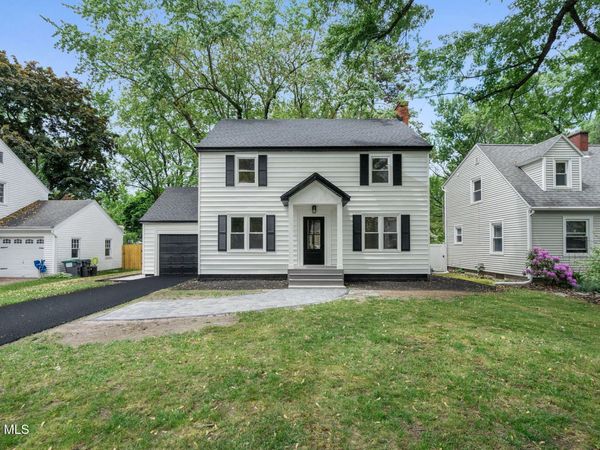 1413 Via Del Mar, Niskayuna, NY 12309
