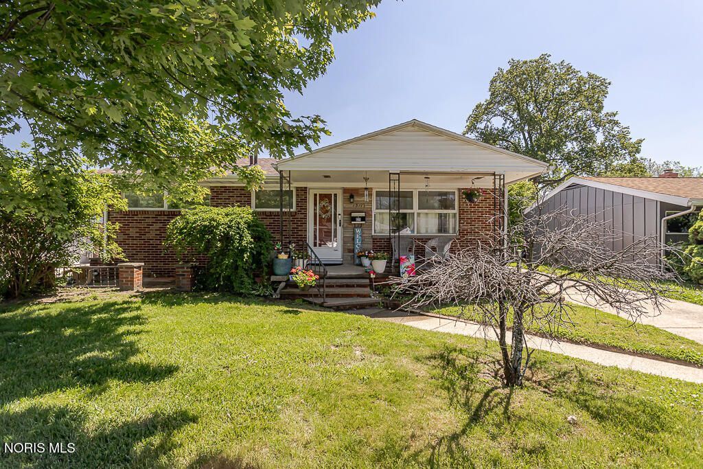 1311 Pennelwood Drive, Toledo, OH 43614 Main Photo