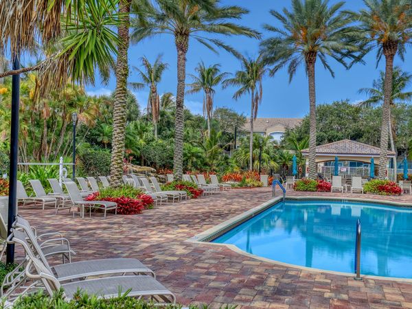278 Village Boulevard, Unit 8208, Tequesta, FL 33469