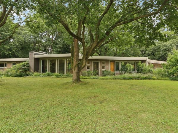 1009 Spring Valley Rd, Burlington, WI 53105