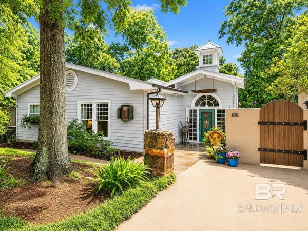 301 S School Street, Fairhope, AL 36532