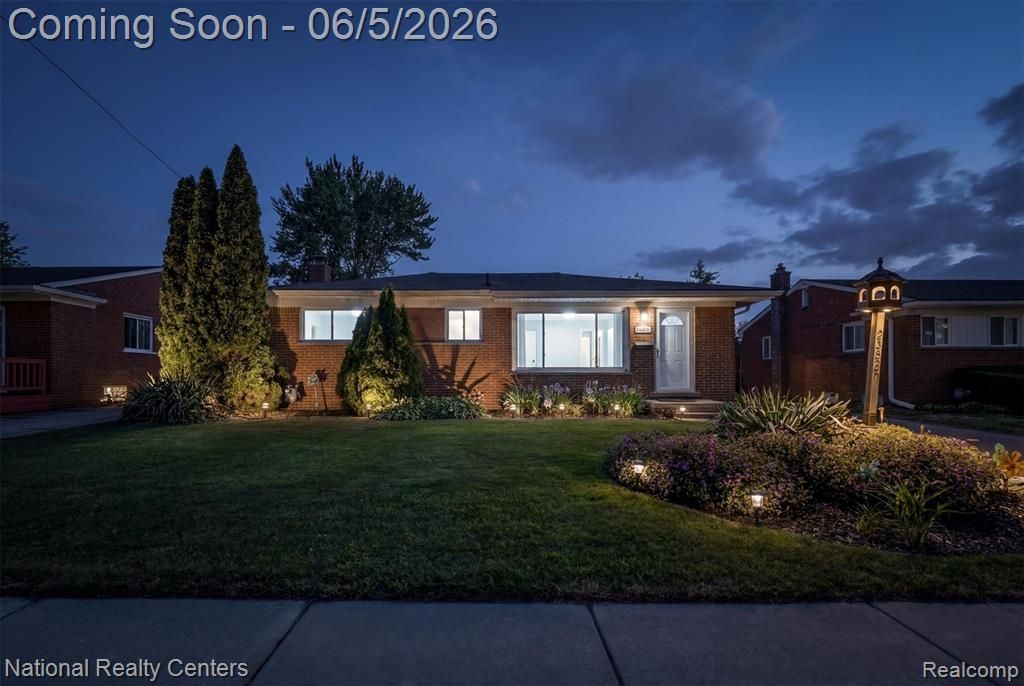 23529 Panama Avenue, Warren, MI 48091 Main Photo