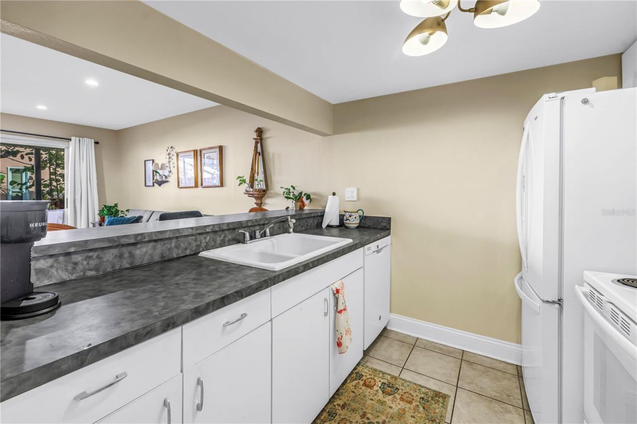 3595 41st Lane S, Unit D, Saint Petersburg, FL 33711 Photo