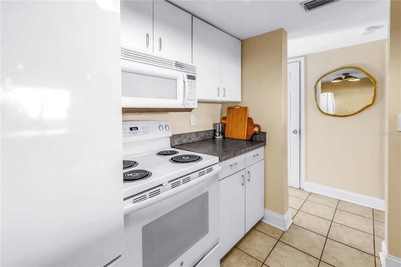 3595 41st Lane S, Unit D, Saint Petersburg, FL 33711 Photo