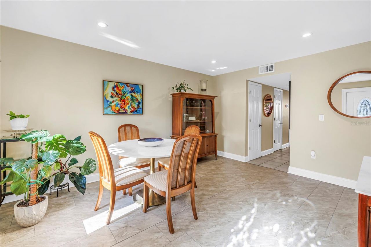 3595 41st Lane S, Unit D, Saint Petersburg, FL 33711 Photo