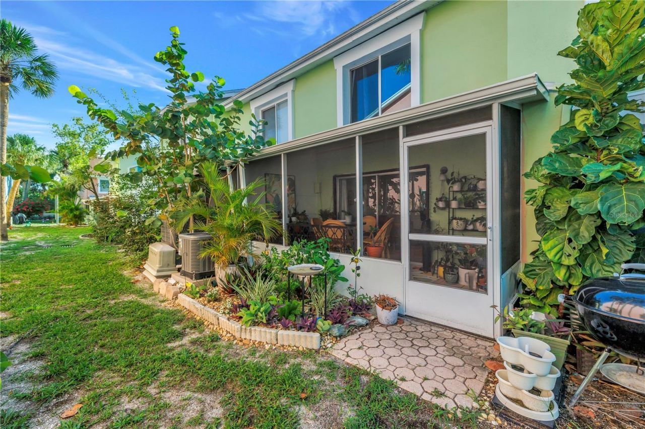 3595 41st Lane S, Unit D, Saint Petersburg, FL 33711 Photo