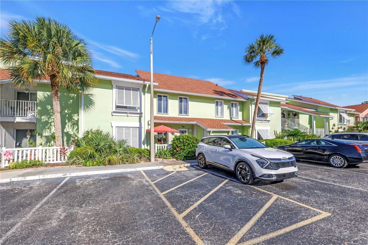 3595 41st Lane S, Unit D, Saint Petersburg, FL 33711 Photo