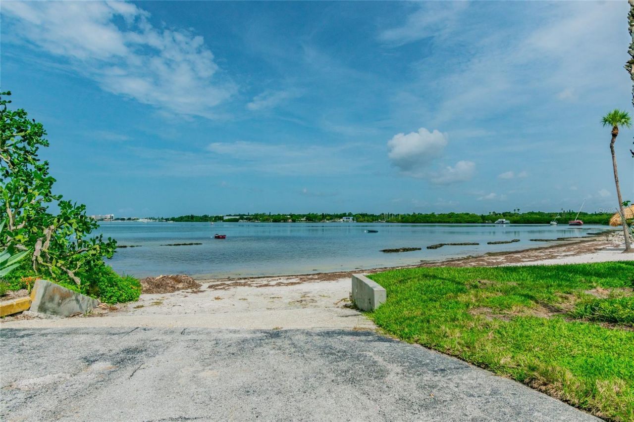 3595 41st Lane S, Unit D, Saint Petersburg, FL 33711 Photo