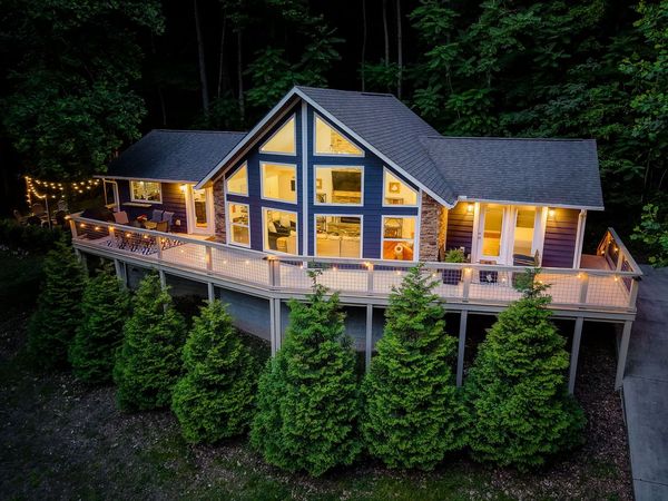 2499 Shoreside Dr, Smithville, TN 37166