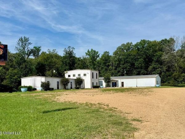 3906 I-55 South Frontage Road, Jackson, MS 39212