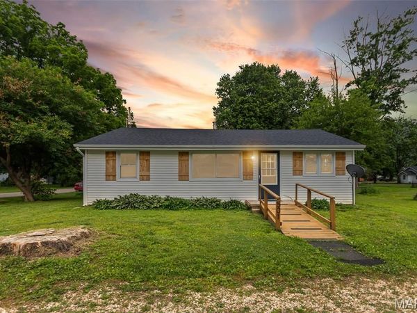 501 Commerce Street , Pleasant Hill, IL 62366