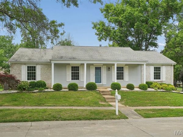 15645 Dresden Lake Court , Chesterfield, MO 63017