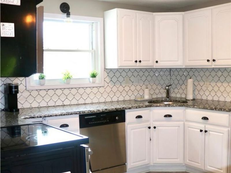 8463 Dewey Road, Montville, OH 44064 Photo 14