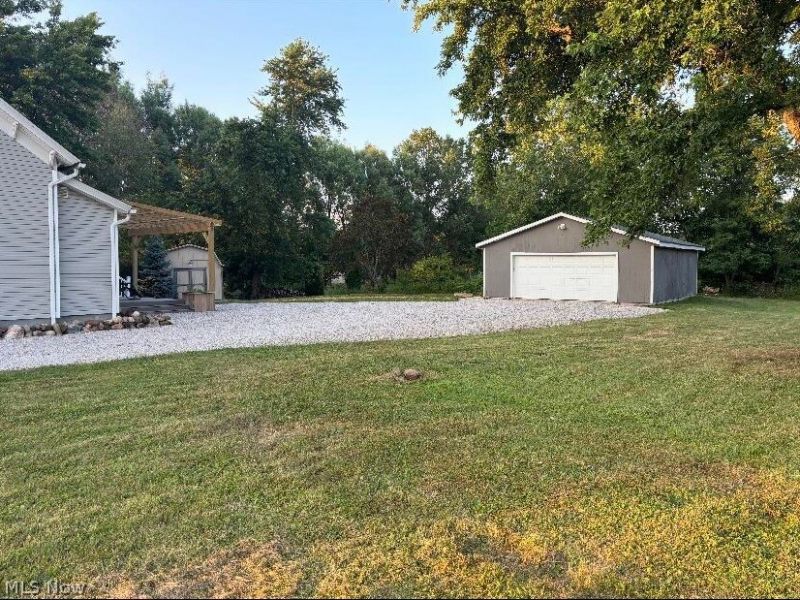 8463 Dewey Road, Montville, OH 44064 Photo 4