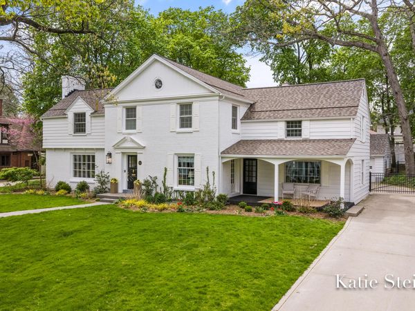 833 Gladstone Drive SE, Grand Rapids, MI 49506