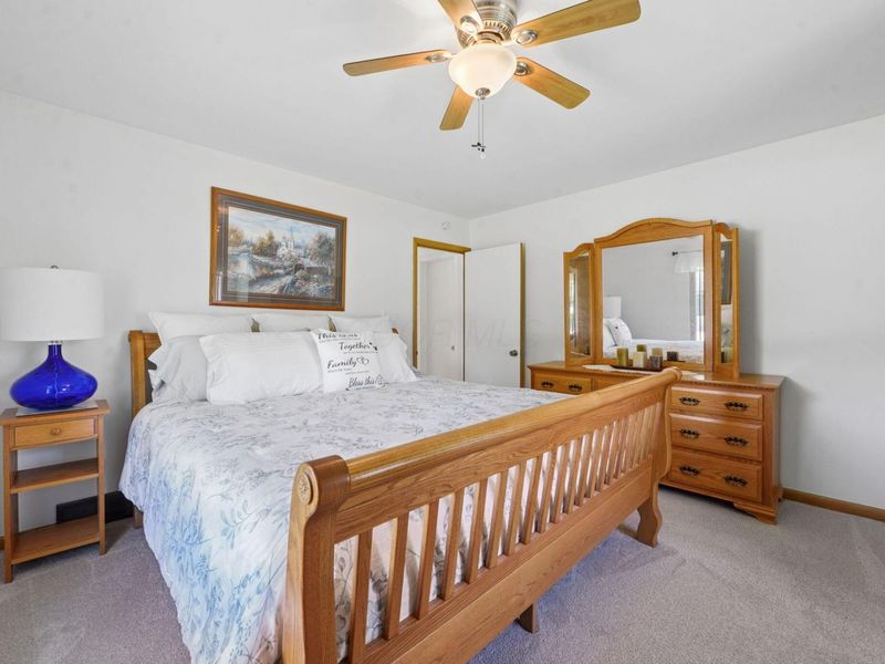 1770 Harwitch Road , Columbus, OH 43221 Photo 11