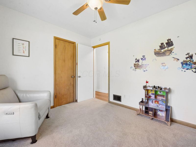 1770 Harwitch Road , Columbus, OH 43221 Photo 16