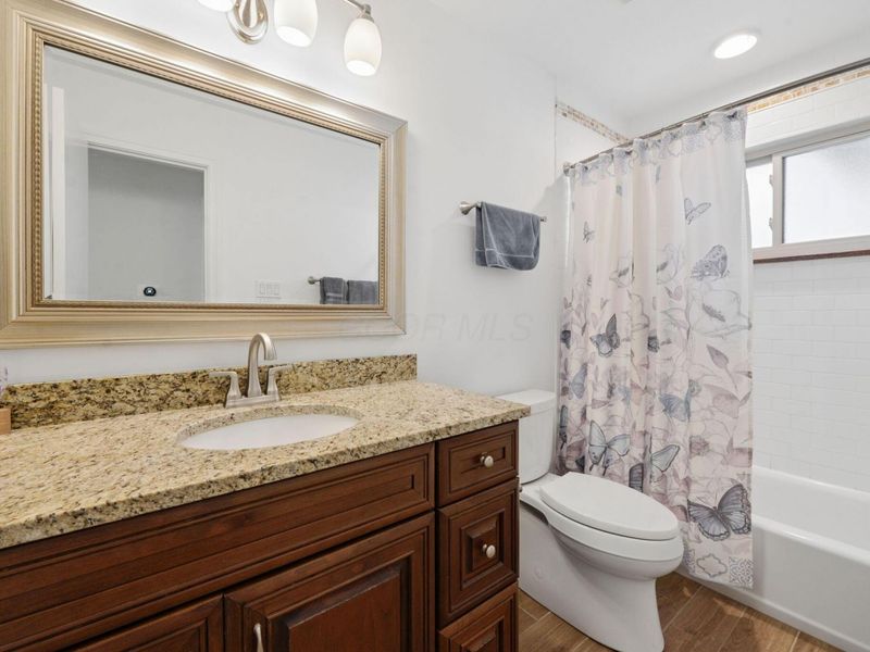 1770 Harwitch Road , Columbus, OH 43221 Photo 17