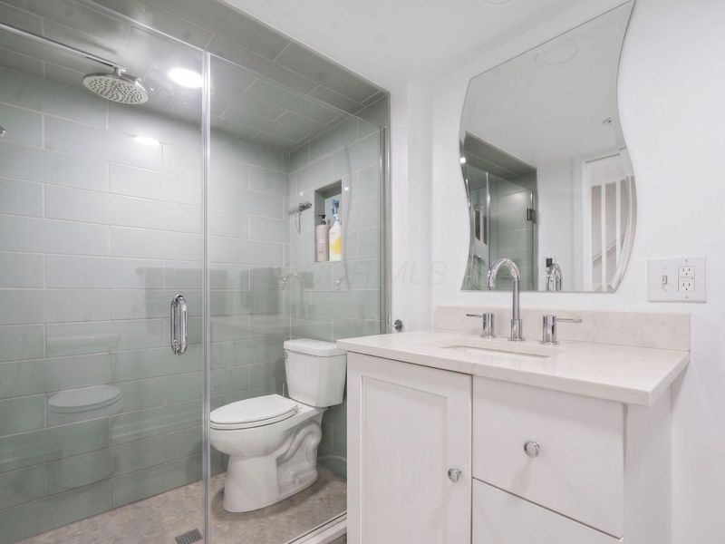 1770 Harwitch Road , Columbus, OH 43221 Photo 22