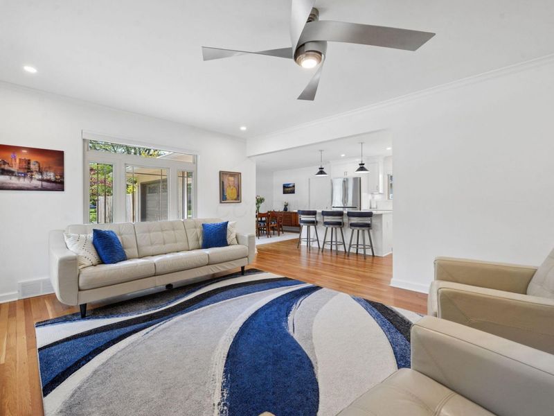 1770 Harwitch Road , Columbus, OH 43221 Photo 5