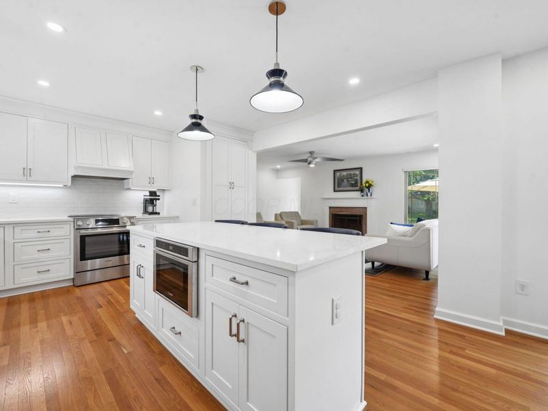 1770 Harwitch Road , Columbus, OH 43221 Photo 8