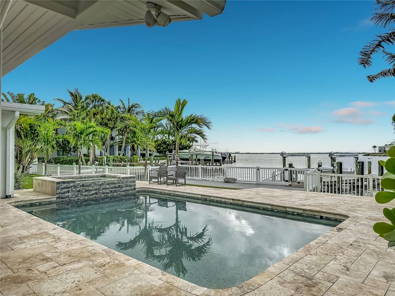 605 Key Royale Drive, Holmes Beach, FL 34217 Photo