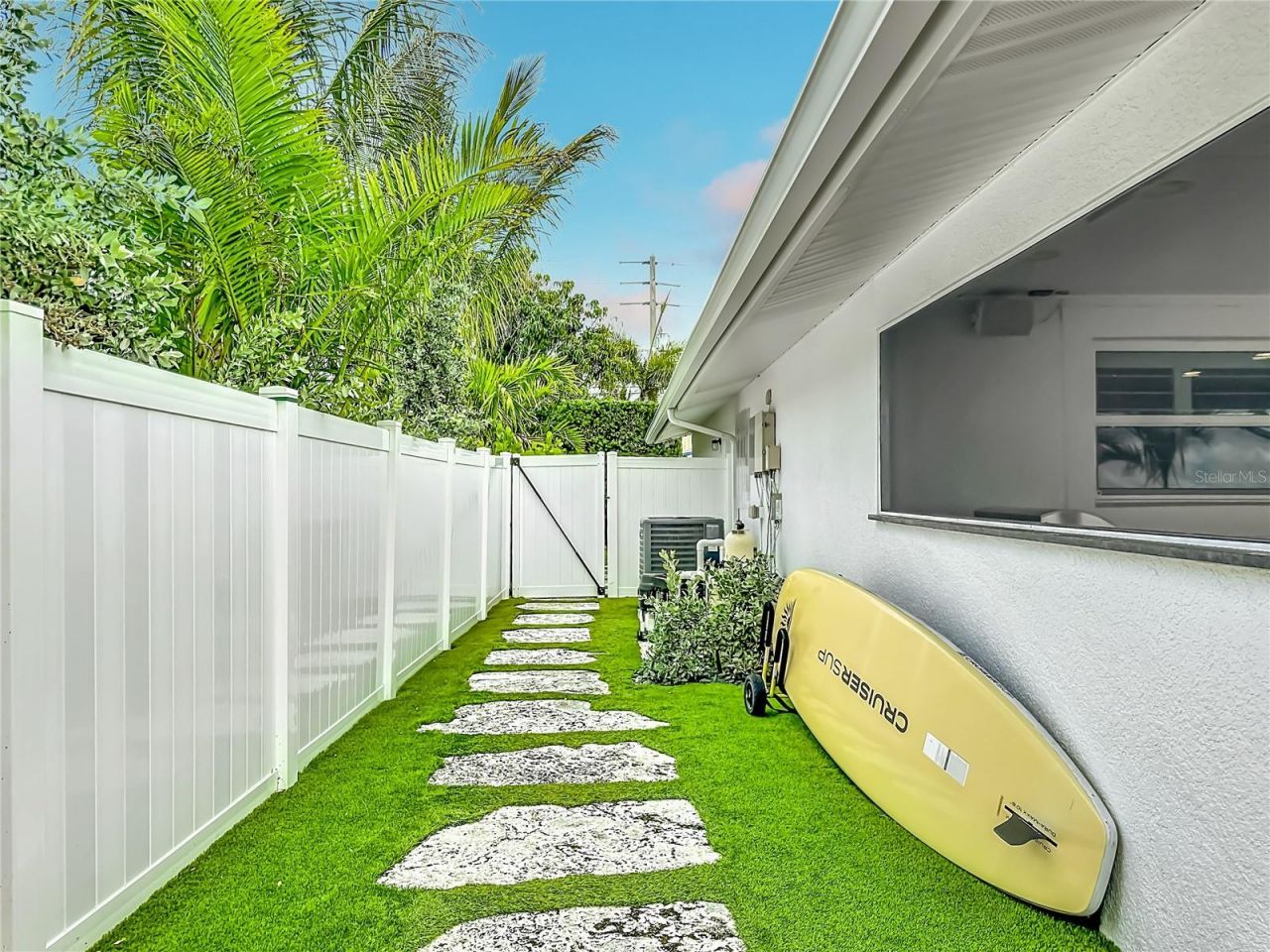 605 Key Royale Drive, Holmes Beach, FL 34217 Photo