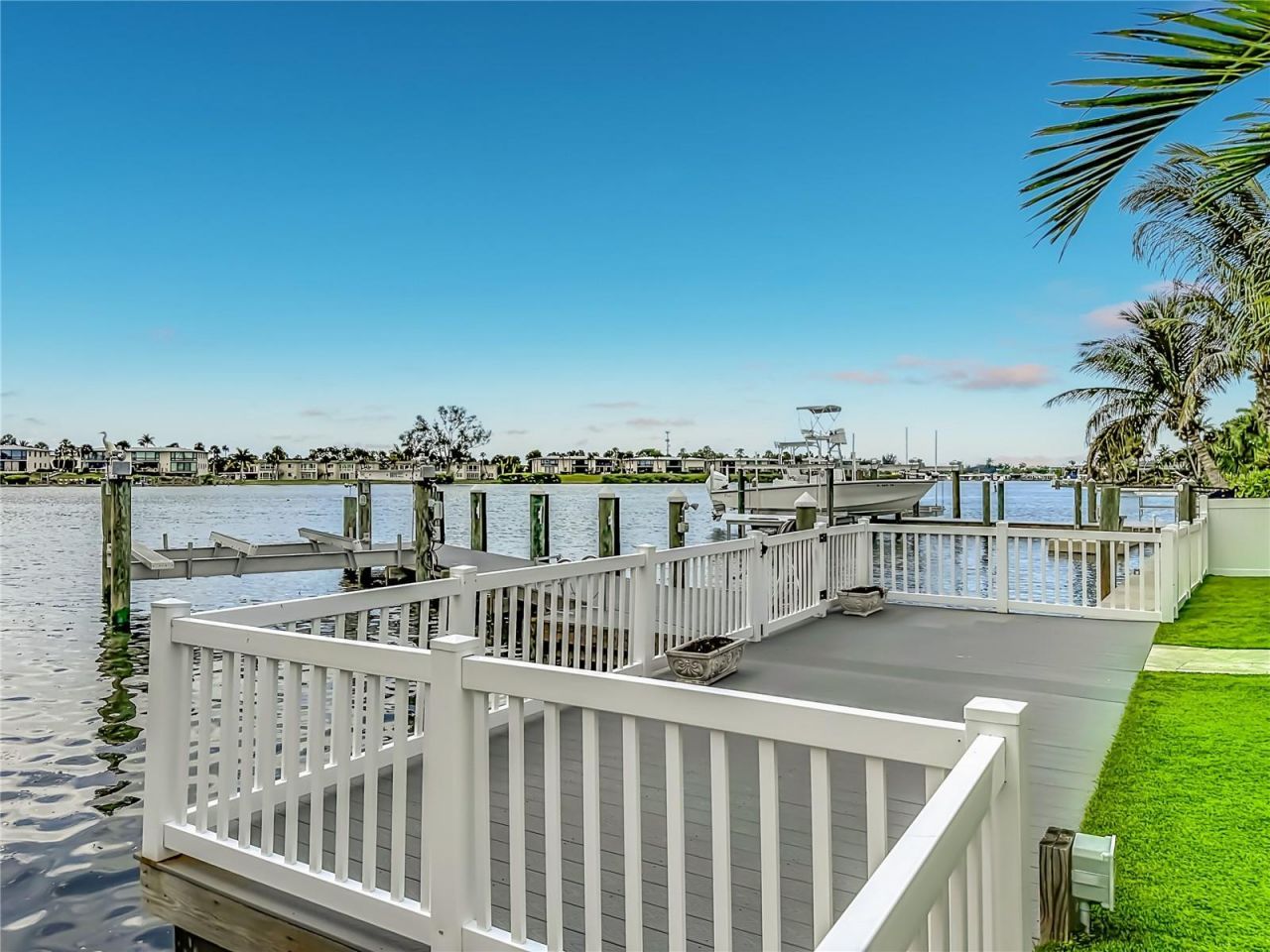 605 Key Royale Drive, Holmes Beach, FL 34217 Photo