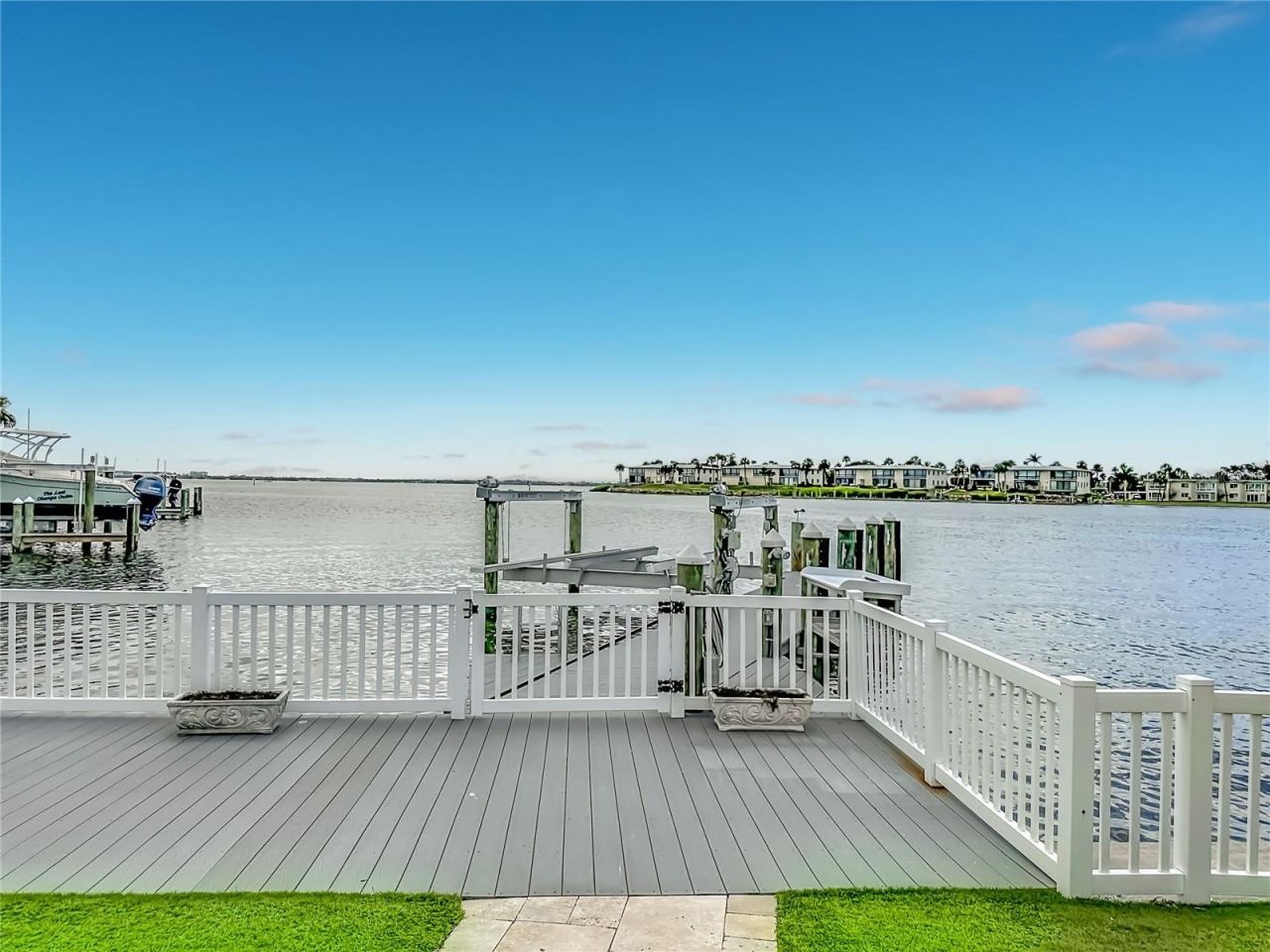 605 Key Royale Drive, Holmes Beach, FL 34217 Photo