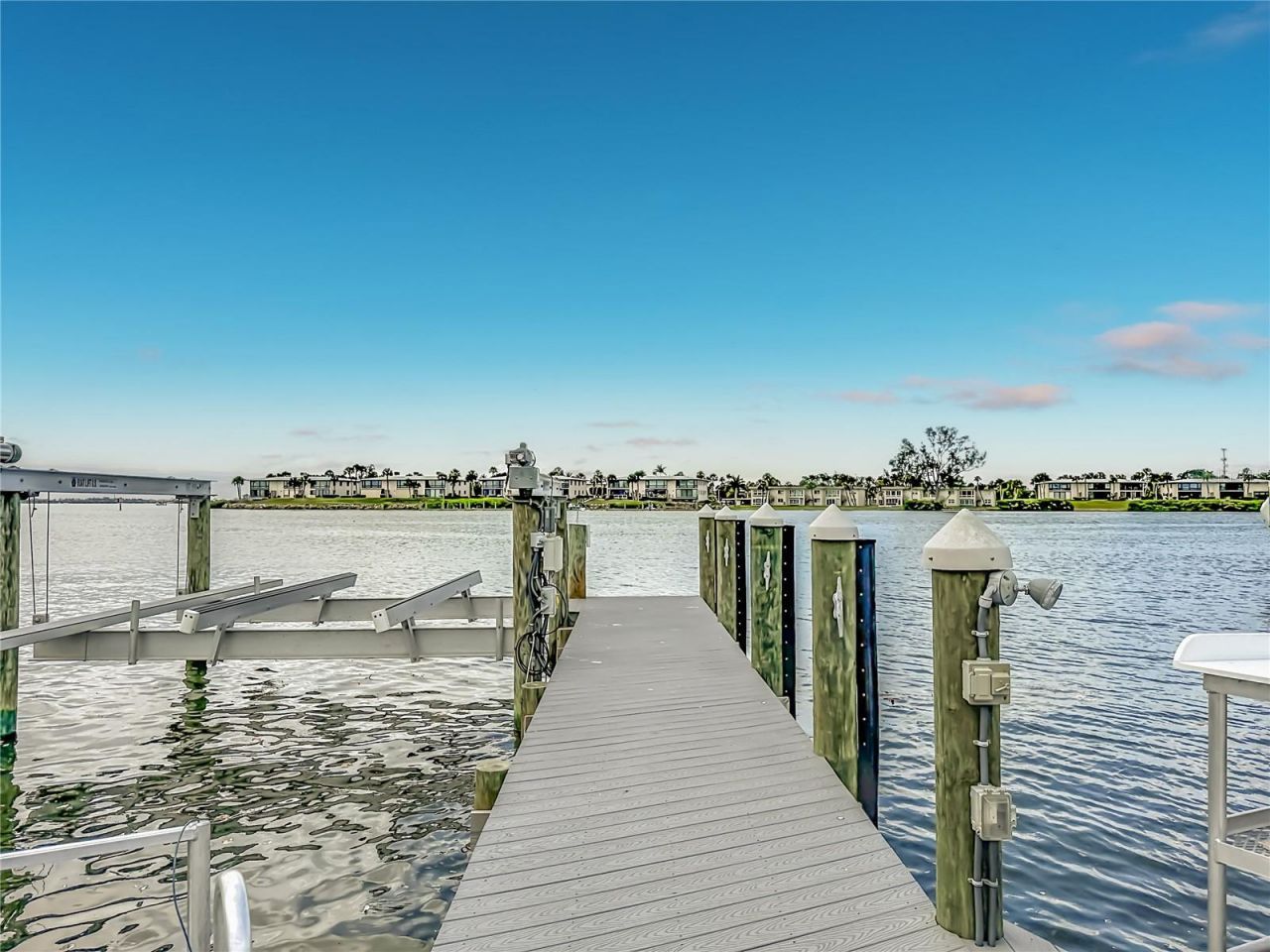 605 Key Royale Drive, Holmes Beach, FL 34217 Photo