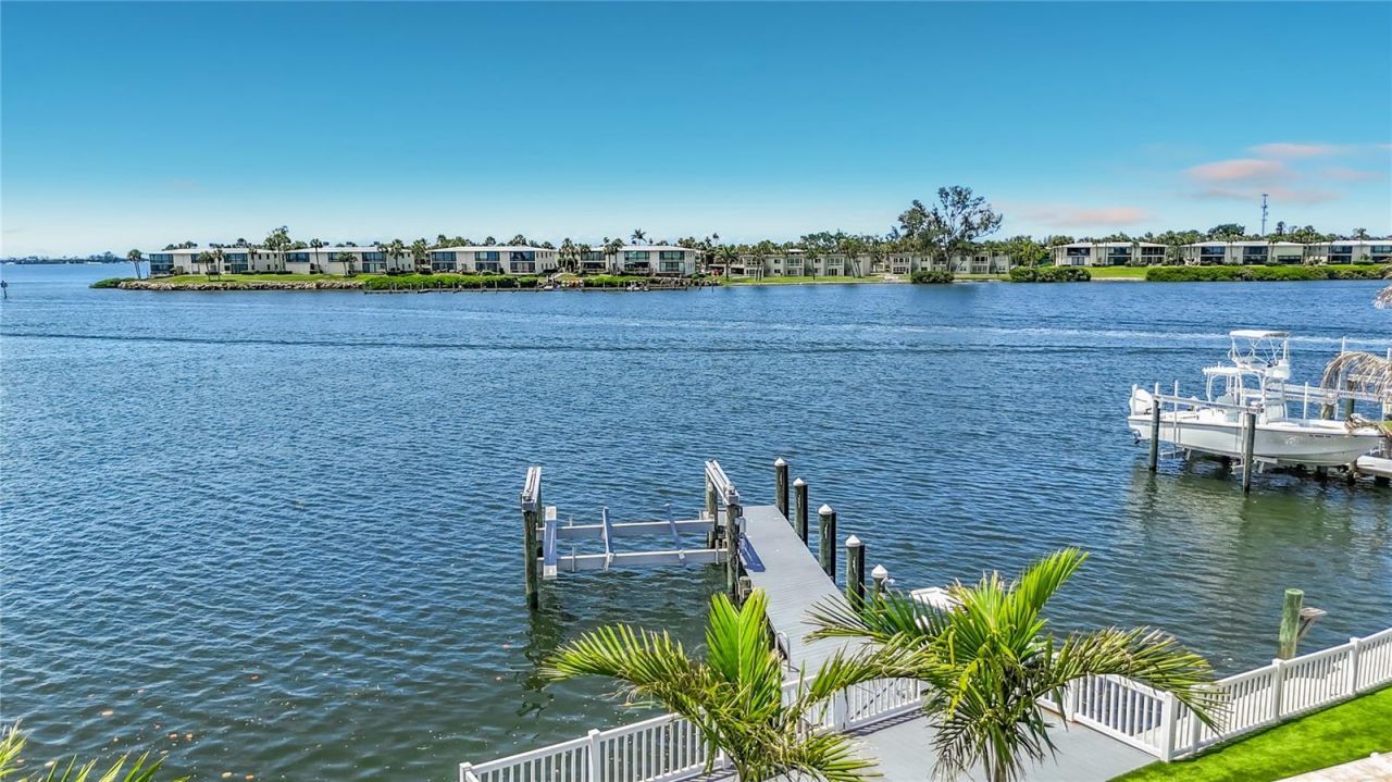 605 Key Royale Drive, Holmes Beach, FL 34217 Photo