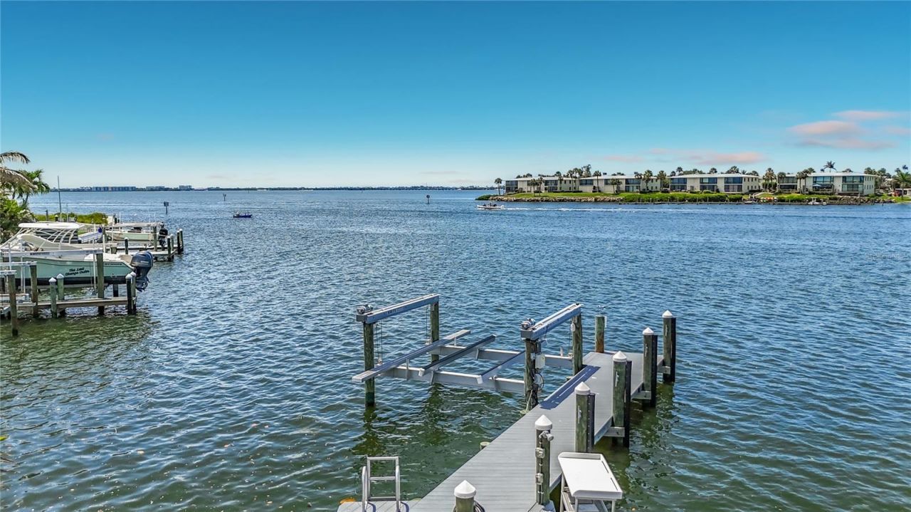 605 Key Royale Drive, Holmes Beach, FL 34217 Photo