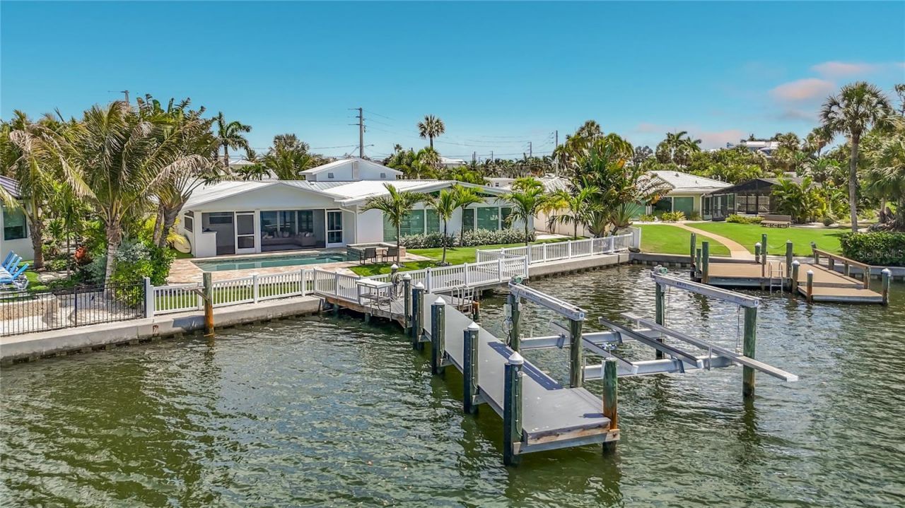 605 Key Royale Drive, Holmes Beach, FL 34217 Photo