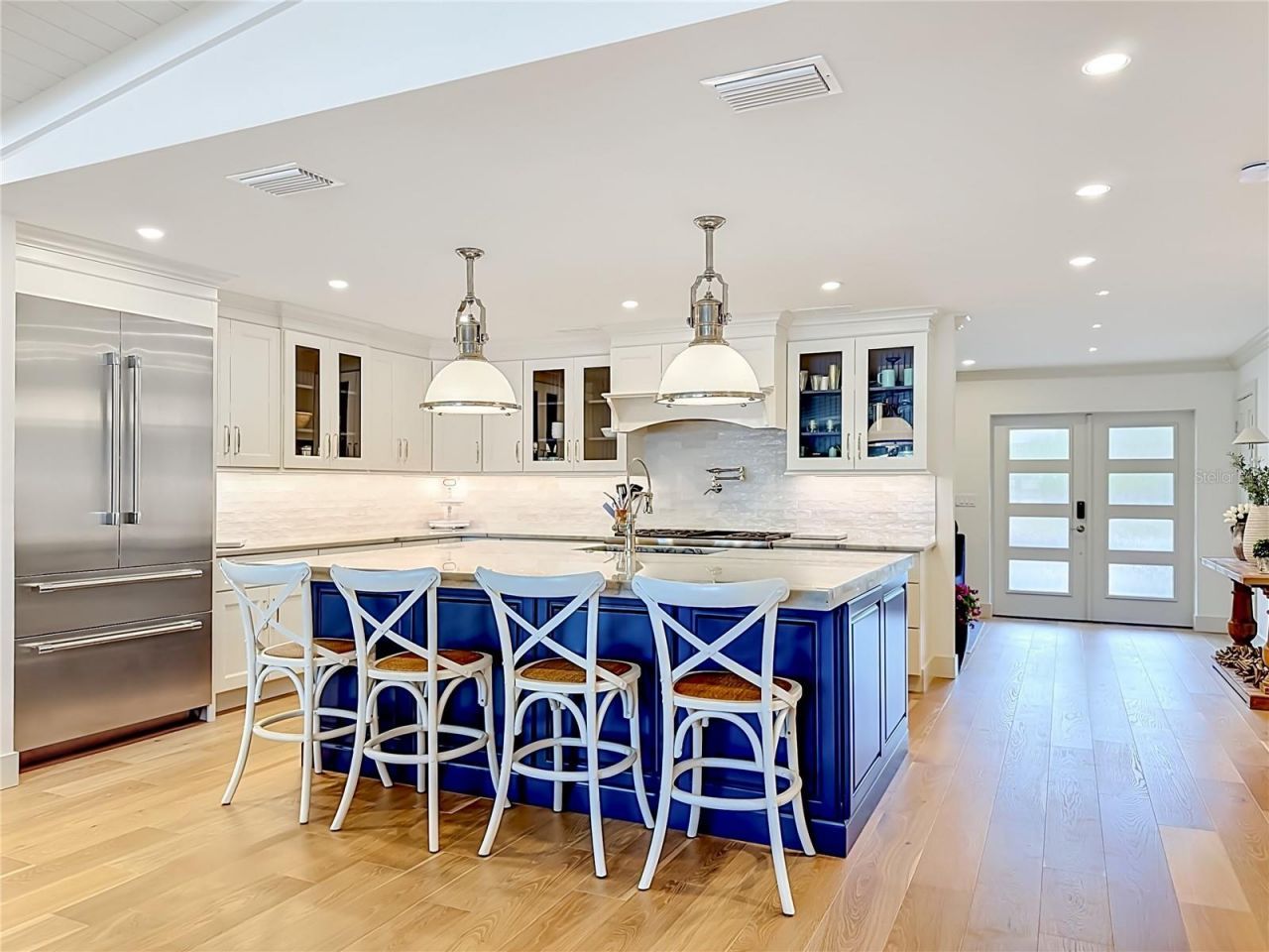 605 Key Royale Drive, Holmes Beach, FL 34217 Photo