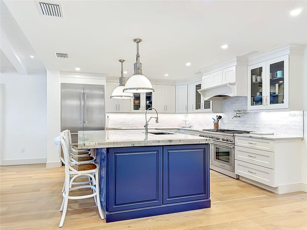 605 Key Royale Drive, Holmes Beach, FL 34217 Photo