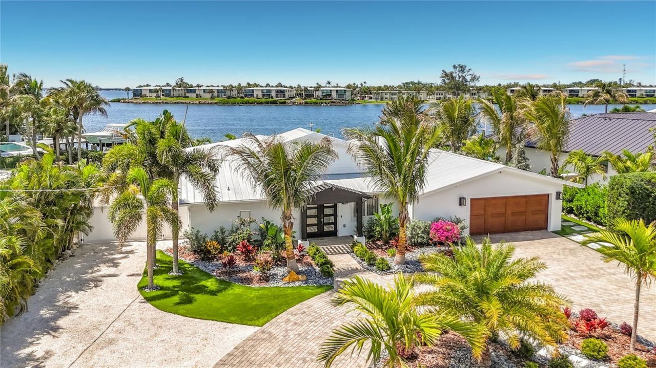605 Key Royale Drive, Holmes Beach, FL 34217 Photo