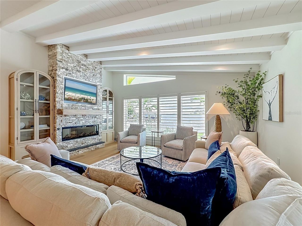605 Key Royale Drive, Holmes Beach, FL 34217 Photo