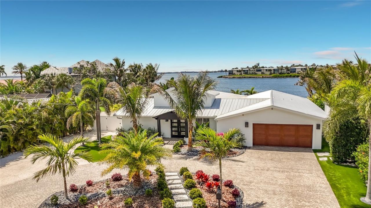 605 Key Royale Drive, Holmes Beach, FL 34217 Photo