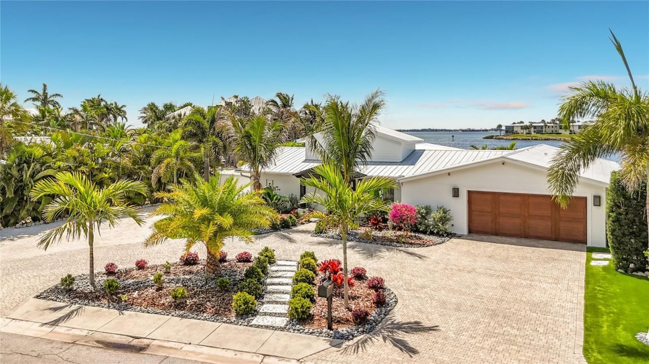 605 Key Royale Drive, Holmes Beach, FL 34217 Photo