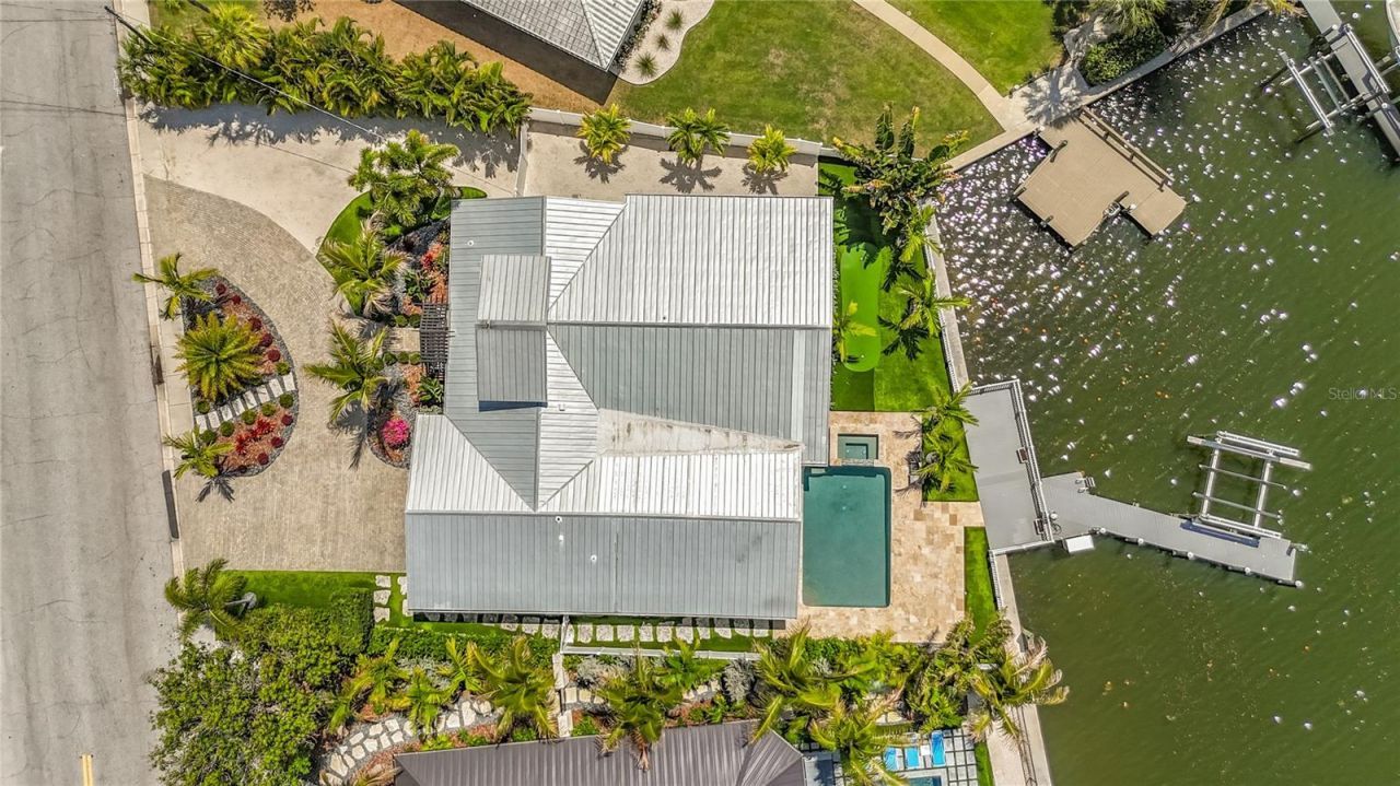 605 Key Royale Drive, Holmes Beach, FL 34217 Photo