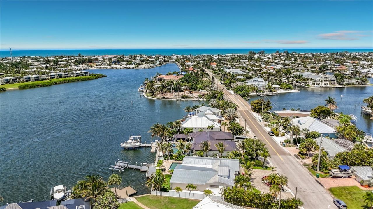 605 Key Royale Drive, Holmes Beach, FL 34217 Photo