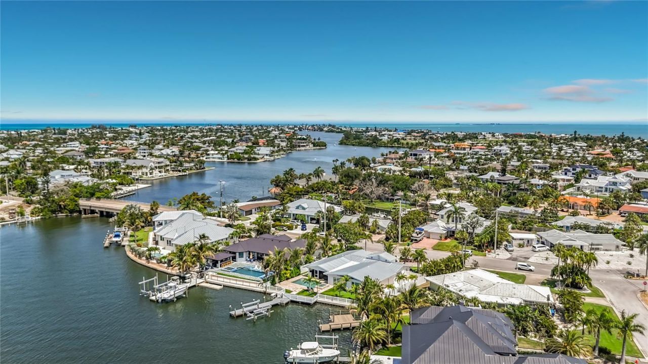 605 Key Royale Drive, Holmes Beach, FL 34217 Photo