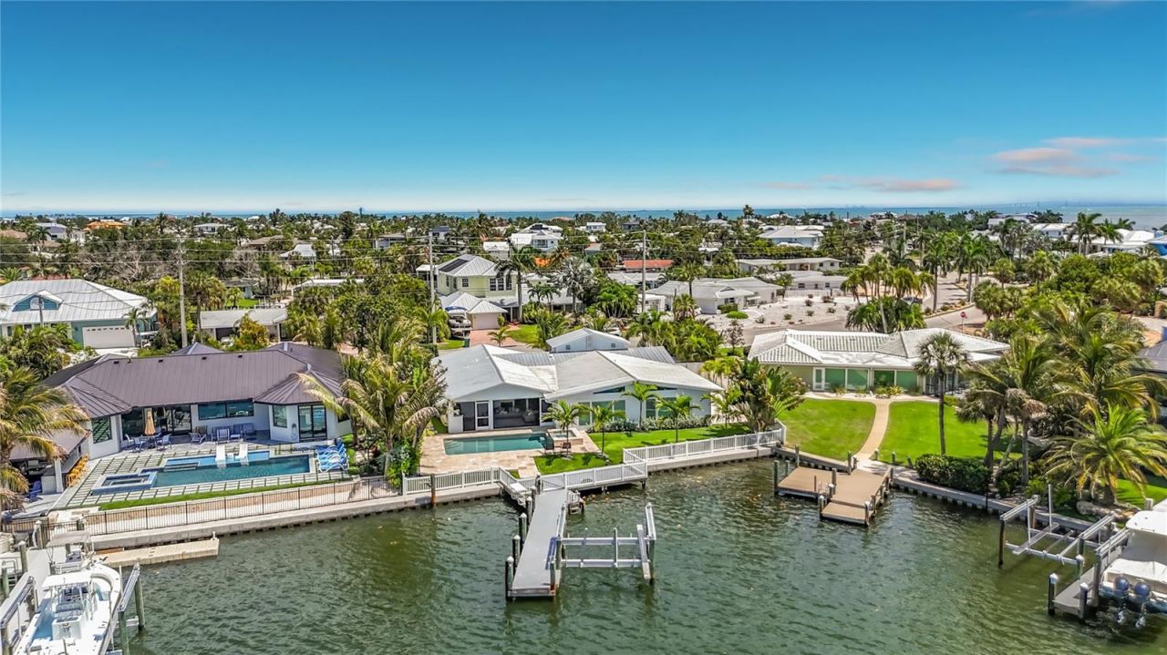 605 Key Royale Drive, Holmes Beach, FL 34217 Photo