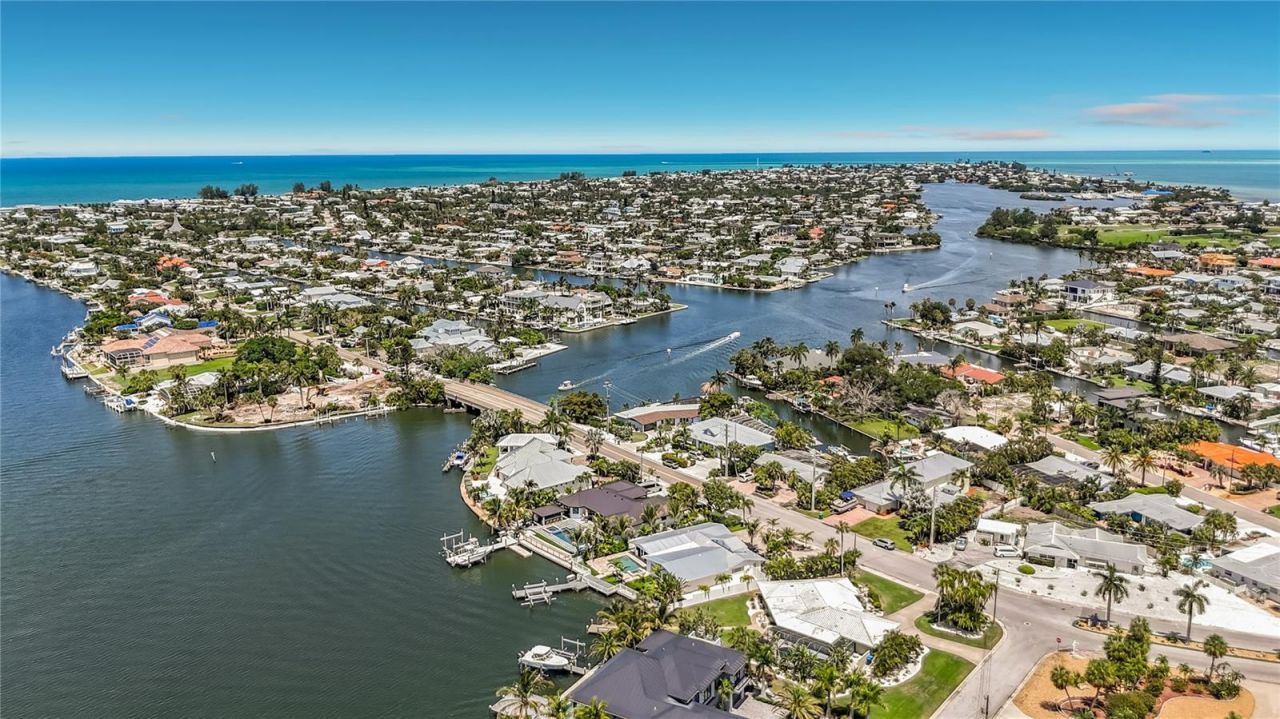 605 Key Royale Drive, Holmes Beach, FL 34217 Photo
