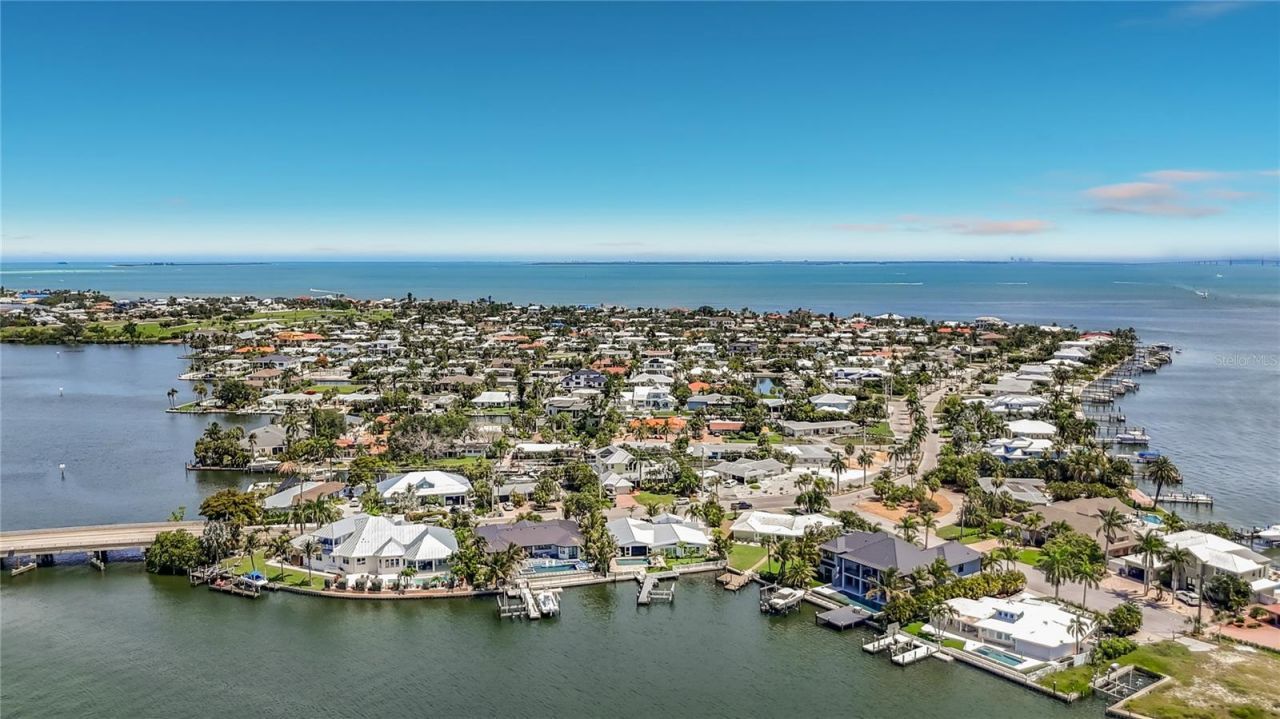 605 Key Royale Drive, Holmes Beach, FL 34217 Photo