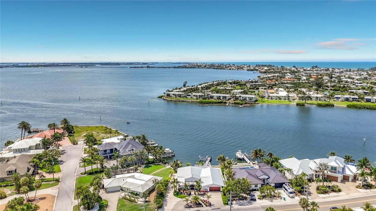 605 Key Royale Drive, Bradenton Beach, FL 34217 Photo