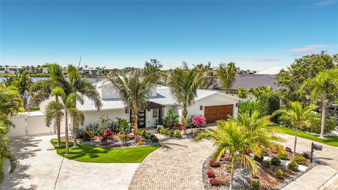 605 Key Royale Drive, Holmes Beach, FL 34217 Photo
