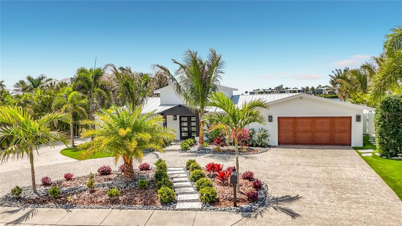 605 Key Royale Drive, Holmes Beach, FL 34217 Photo